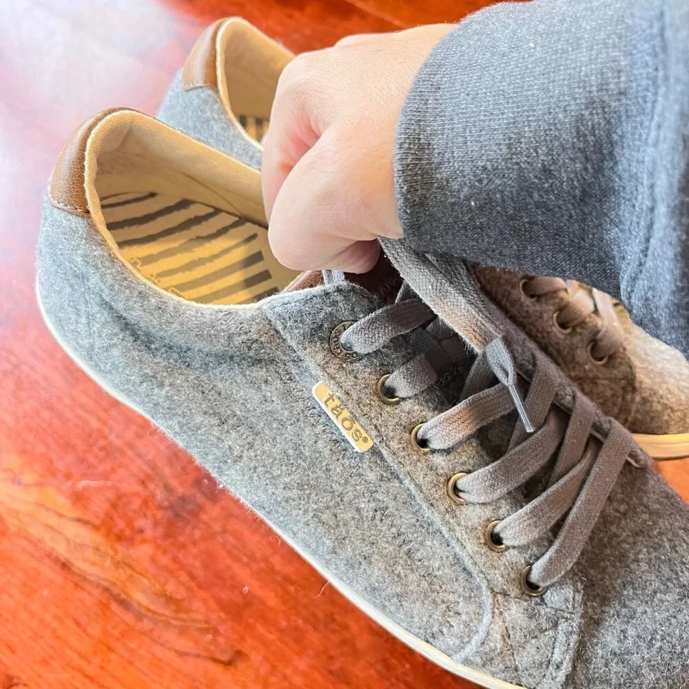 Taos Starburst Wool Sneakers- Size 9.5‎